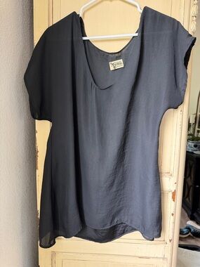 Show Me Your MuMu Black Scoop-Neck Short Sleeve Tunic